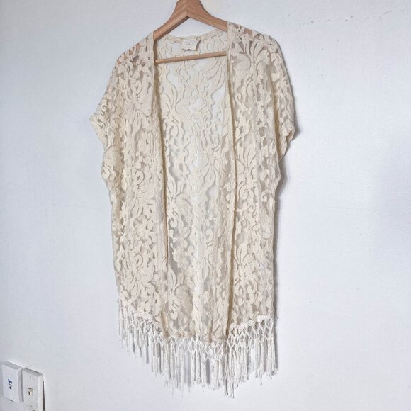 Lush Cream Lace Top - Picture 11 of 11